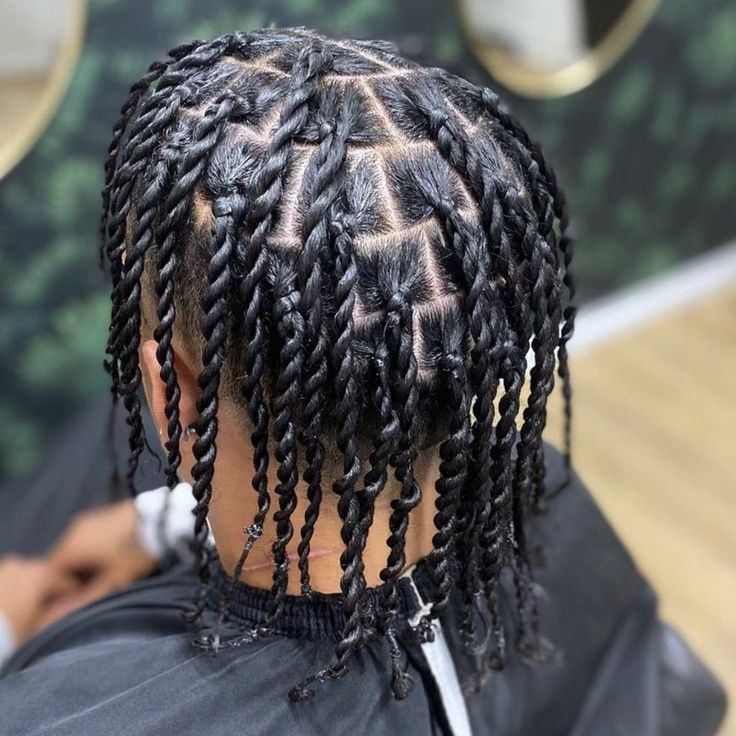 Twists de dos cabos sobre cabello afro, vista superior